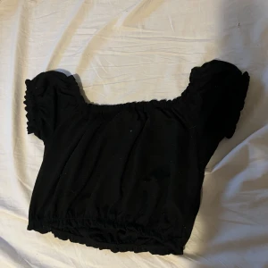 Topp - Säljer denna toppen då den ej används 