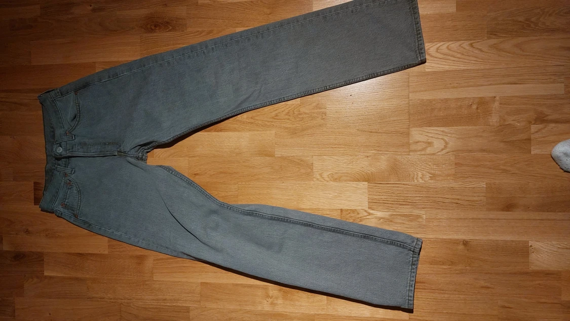 Levi's gråa jeans 28/32