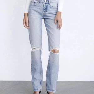 Supersnygga jeans ifrån zara!! Aldrig använda så i toppskick!!💞💞