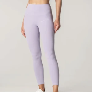 Relode mercy  - Säljer dessa sköna tights från relode då jag har på tok för många träningstights, dessa har knappt kommit till användning och är endast tvättade 2 gånger och är i superfint skick. Väldigt tunt och lent material✨