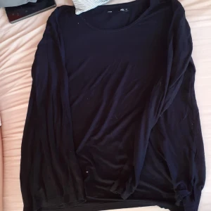 Tröja - Svart långärmad tröja