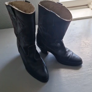 Boots - Skin boots med mönster