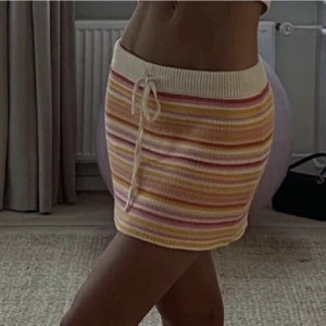 Mini kjol - Säljer denna fina stickade kjolen ifrån Bershka❤️