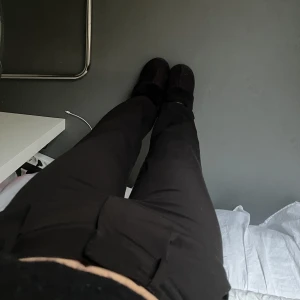 Kostymbyxor  - Fina kostymbyxor från nakd i storlek 36, säljer då de tyvärr blivit lite för små i midjan på mig🫶🏻