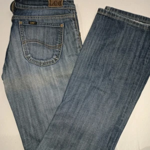 Lee jeans  - Snygga bootcut jeans, W30 L33. Passar 36/38. 