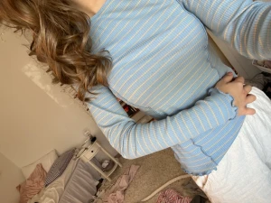 Randig gullig tröja från Kappahl   - Jättefin tröja  som jag Aldrig använt💕volanger typ vid armarna som ni ser i bild 2