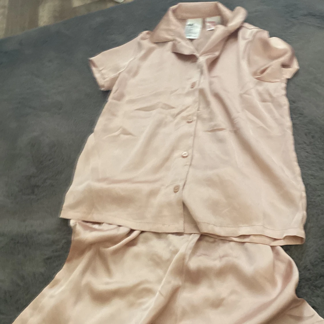 pyjamas dress byxor och t-shirt