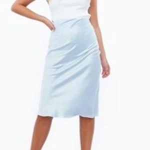 Satinkjol - Ljusblå satinkjol från Chiquelle. Endast provad. Storlek M. Har resårband i midjan💓