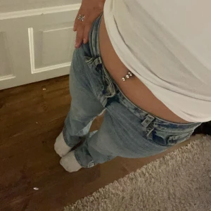 Lågmidjade jeans - Lågmidjade jeans från hm, helt slutsålda, kommer inte till användning 💕