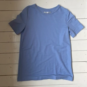 T-shirt  - Jätte fin ”vardags” T-shirt från Kappahl strlk Xs. 😊