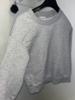 Collegetröja  - Vanlig hoodie utan luva 