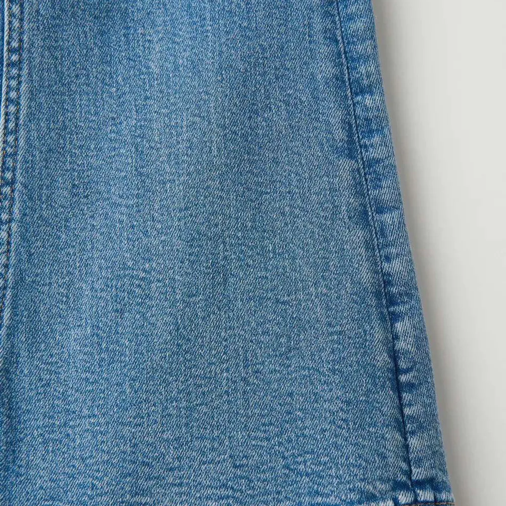 Dessa ljus blå jeans ifrån Gina, har typ aldrig använt . Jeans & Byxor.