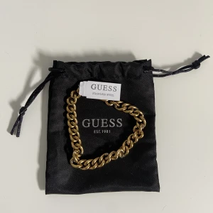 GUESS armband - Hej! Säljer mitt guess armband som aldrig kommit till användning då det är lite för stort 