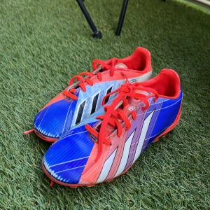 Adidas Messi fotbollsskor  - använt skick men ändå fina