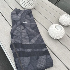 Stronger träningstights xs - Storlek xs, i mycket fint skick! Endast använda fåtal gånger. True to size☺️