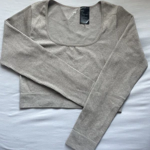 Ribbad sport topp - Storlek M, oanvänd. 