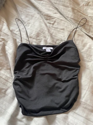 Linne - Storlek M sitter som S, 50kr