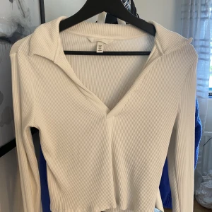 Tröja - Storlek M, 50kr