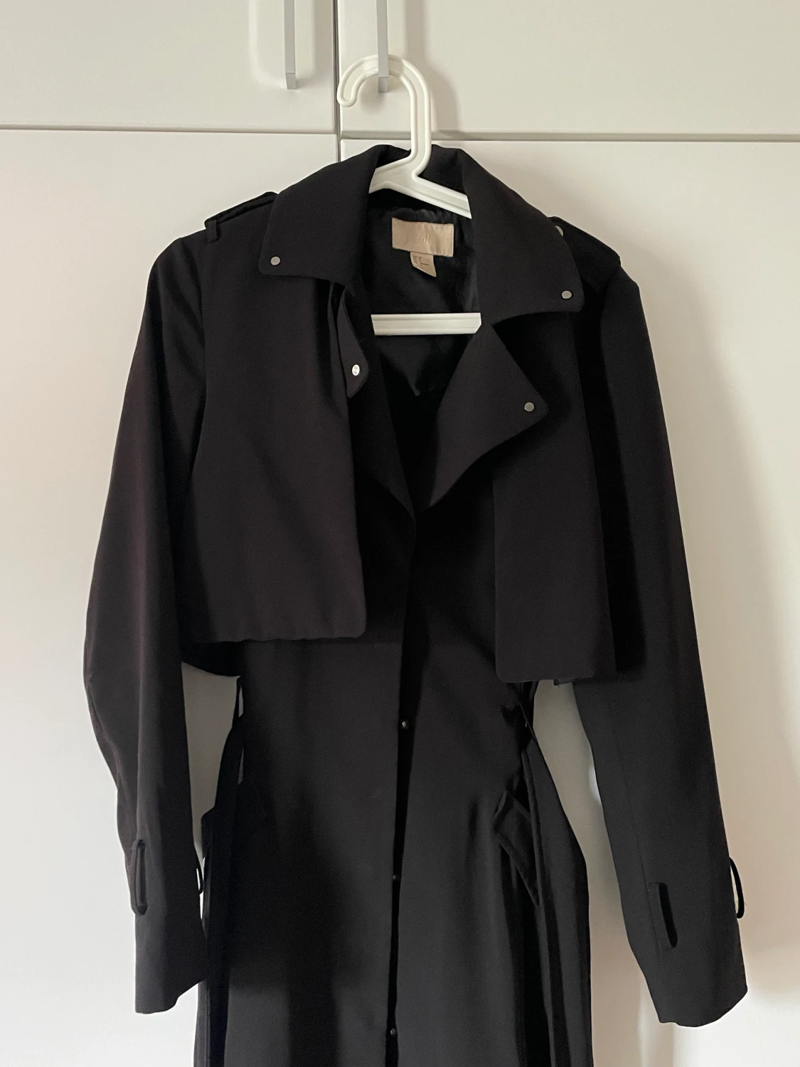 Tunn svart kappa - 90