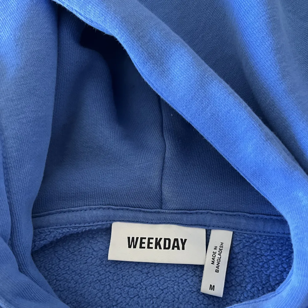oversized Weekday hoodie M  passar M-L. Hoodies.