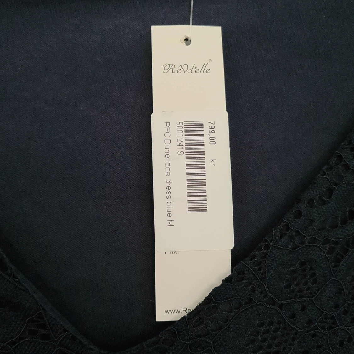 Helt ny spetsklänning - 90