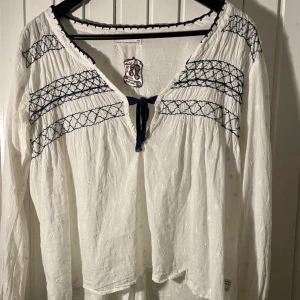 Odd Molly blus - Köpte på plick men har ej använt den. Storlek L men brukar ha S och den sitter lite oversized. 💘