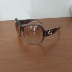 Gucci Glasögon SALEEE!!! - Nypris 9500kr Med äkta Gucci läderfodral Säljer för 1500kr 