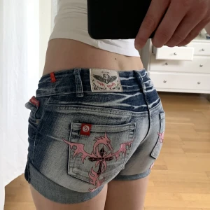 Jeanshorts - Använd köp nu! Så snygga Lågmidjade shorts från crazy age, för små på mig som är w28<3 midja:74+stretch