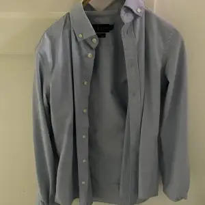 Blå Ralph Lauren skjorta i storlek s, använd 2 gånger 