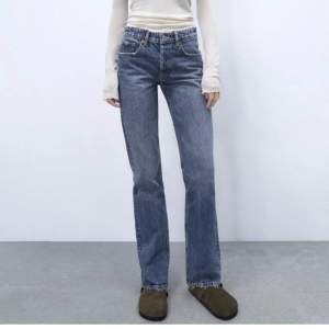 Super snygga jeans i modellen mid rise !! Säljs då dom inte kommer till användning 💛