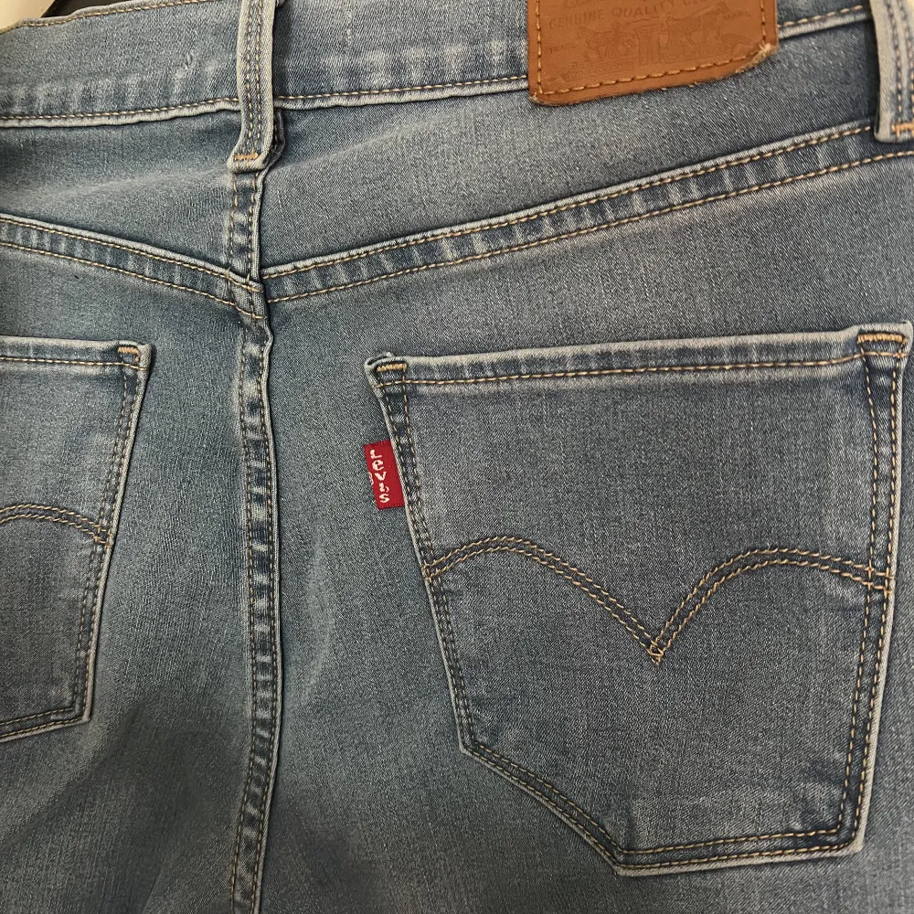 Levi’s 311 shaping skinny 27. Jeans & Byxor.