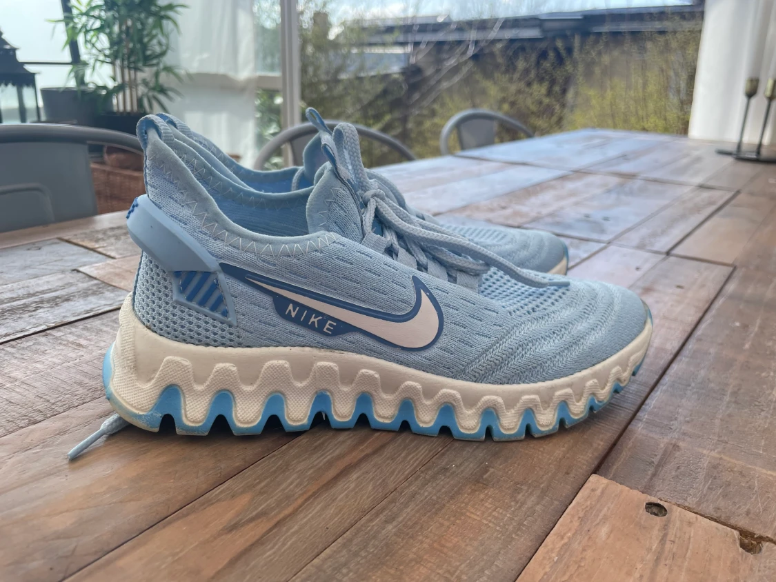 Nike sneakers (fejk)