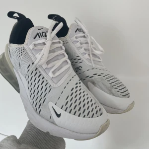 Nike air Max 270 - Säljer dessa Nike air Max 270, storlek 38 ❤️
