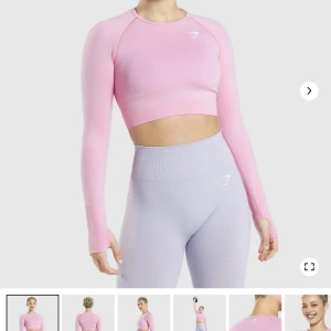 Långärmad gymshark topp - Långärmad topp från gymshark storlek S. Säljer pga att den har blivit för liten. Fint skick men skulle dock säga att färgen är mer rosa i verkligheten (kan även skicka egna bilder) Köpt för 449kr säljer för 180kr❤️