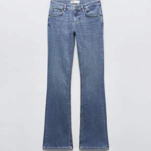 Low Waits jeans från Zara, knappt använda! Skriv privat för egna bilder