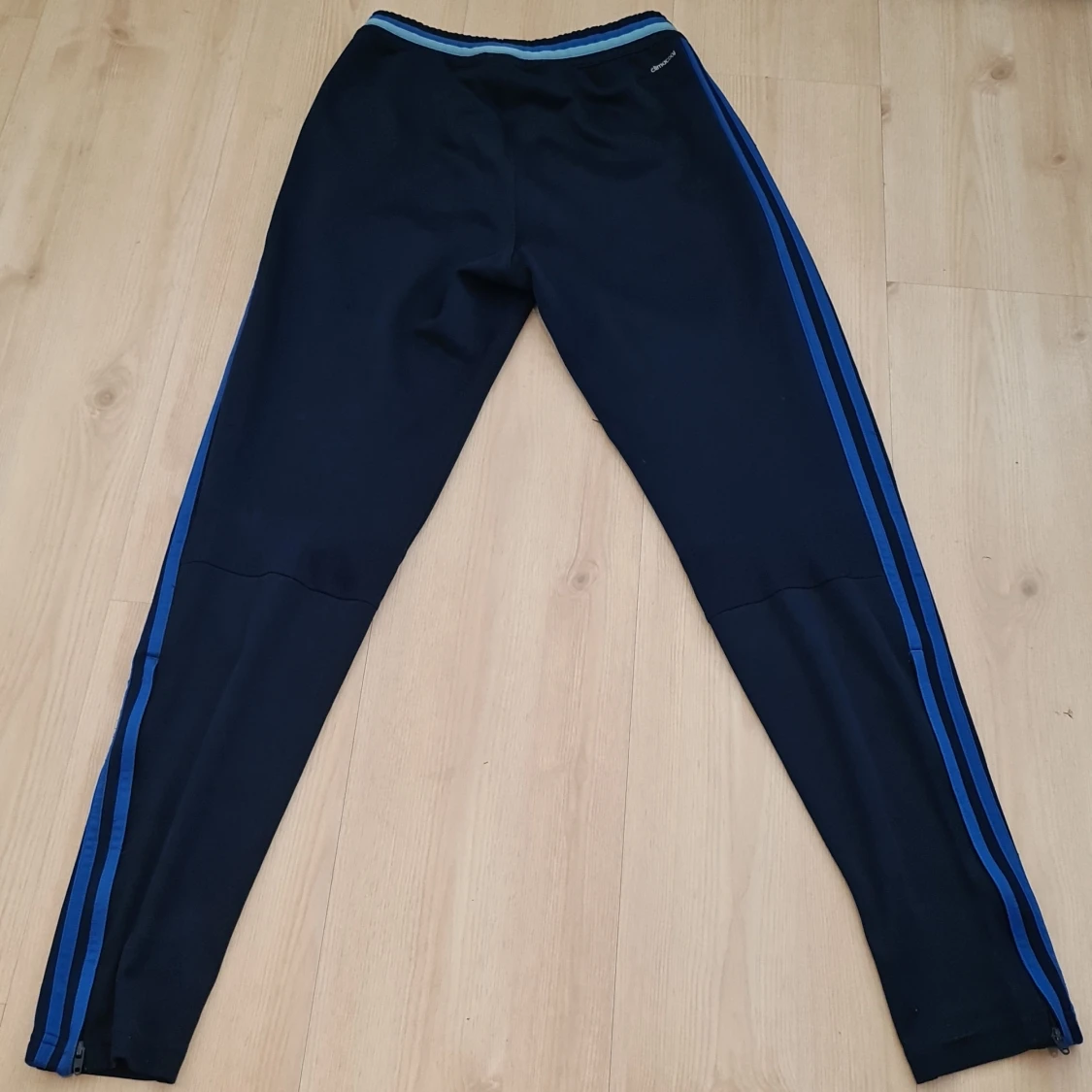 Adidas tröningsbyxor - 90