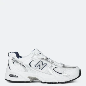 !INTRESSEKOLL! New Balance 530 - Intressekollar på om det är någon som skulle vela köpa mina New Balence 530☺️Dem är endast använda ca 1 gång och har inga defekter. Köpta på Arkets hemsida för 1200kr, vid snabb affär kan jag tänka mig att sälja dem för 900kr.💗  !Köparen står för frakten!