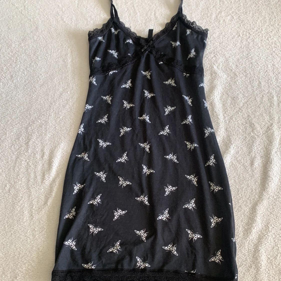 Svart fjärils klänning