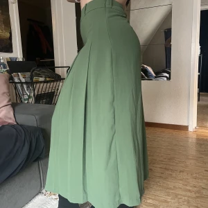 kjol byxor - sköna byxor som ser ut som en kjol💕