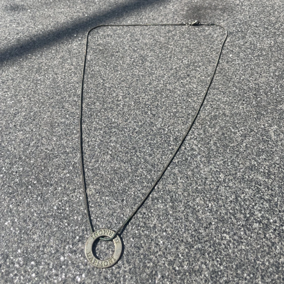 Silvrigt halsband 