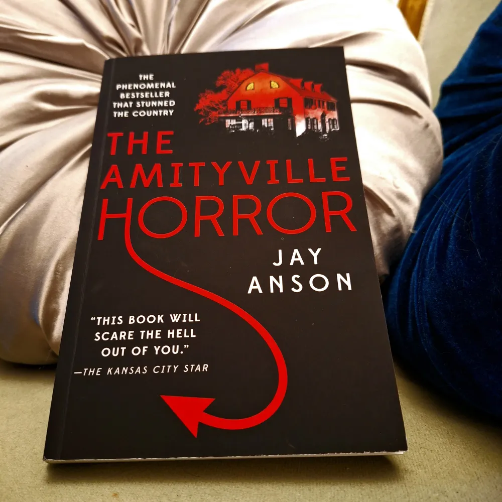 Jag Ansons eftertraktade bok om The Amityville Horror. Mycket fint skick!. Övrigt.