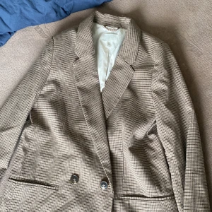 Brun kavaj  - Använts en gång! Storlek xs