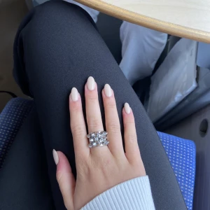 Edblad ring  - Ring från Edblad, en nit har lossnat men syns knappt när man har på sig den 