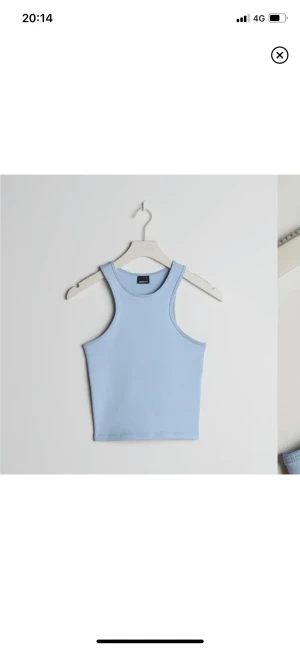 T-shirt och linne - Linne från Gina s, T-shirt från zara s