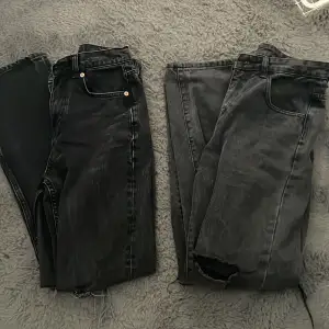 två jeans med slitningar på knäna! dom första är från gina (stl 32, high/ mid waist)  dom andra från shein (stl xs, mid/ low waist).  160 kr för gina 100 kr för shein 200 kr för båda kontakta för mer info💕