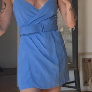 Zara klänning - Riktigt fin klänning från Zara. Enbart provad och prislappen är kvar💕🫶🏼Storlek M men passar S oxå.