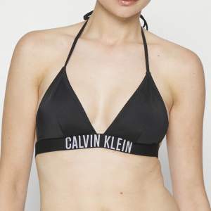 Så snygg bikinitopp från Calvin Klein🖤Nypris: 499kr🖤