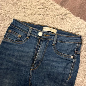 Jeans - Blå jeans från Gina i bra skick💕💕