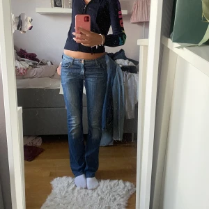 Low waist jeans  - Vintage hm jeans men bra skick🥰