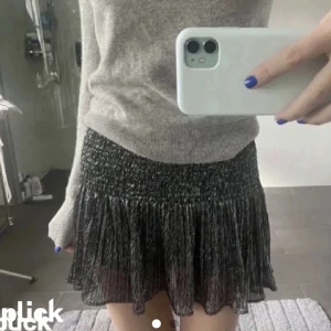 Glittrig zara kjol - Kan gå ner i pris vid snabb affär 